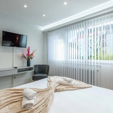 Merveille De Clarisse En Annecy